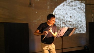 Música + Design transforma o palco em ‘pinacoteca animada e sonora